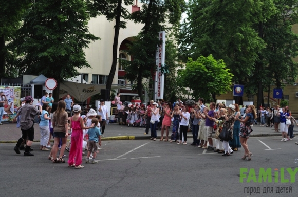 1 июня на пешеходной улице Карла Маркса праздновали День Детей 1 июня на пешеходной улице Карла Маркса праздновали День Детей