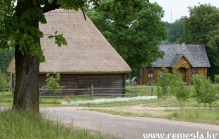 Музей «Фольварк Ракутёвщина» Музей «Фольварк Ракутёвщина»