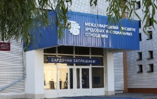   λ