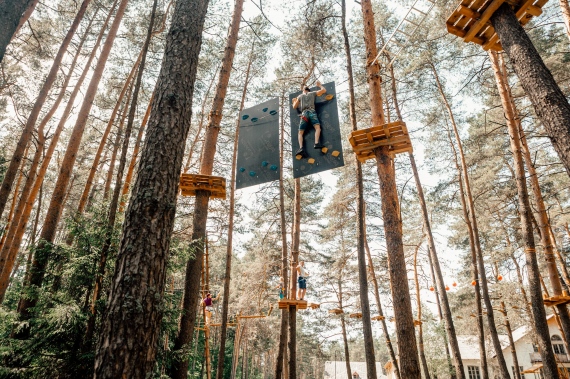 ,   :    Adventure Park