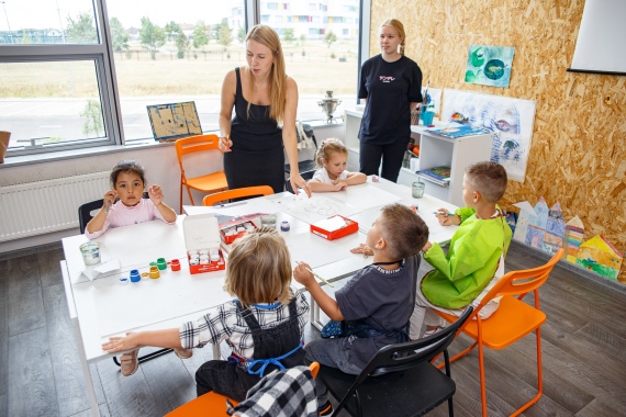  ArtPlay studio        