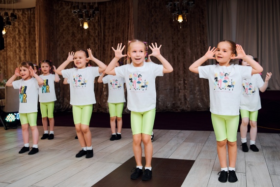  ArtPlay studio        