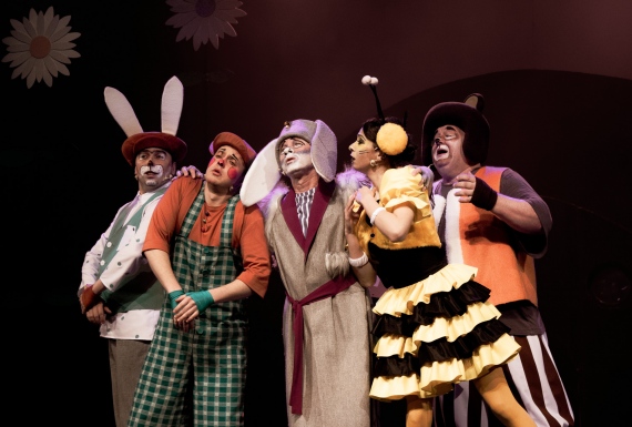 Рецензия на спектакль «Винни-Пух и все-все-все»: медовоЖуЖЖательная история Рецензия на спектакль «Винни-Пух и все-все-все»: медовоЖуЖЖательная история