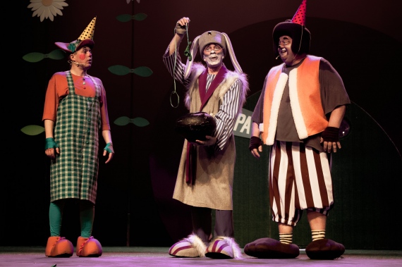 Рецензия на спектакль «Винни-Пух и все-все-все»: медовоЖуЖЖательная история Рецензия на спектакль «Винни-Пух и все-все-все»: медовоЖуЖЖательная история