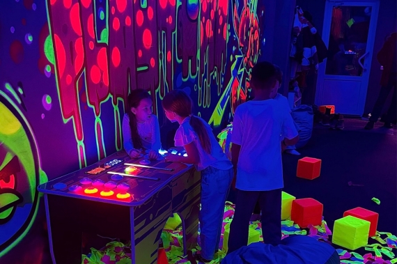 Игровое семейное пространство «Playtopia» (Плэйтопия) Игровое семейное пространство «Playtopia» (Плэйтопия)