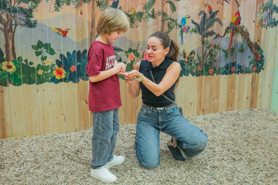 Попугайня Попугайня